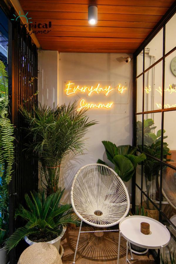 Tropical Summer Hostel Bangkok Exterior foto